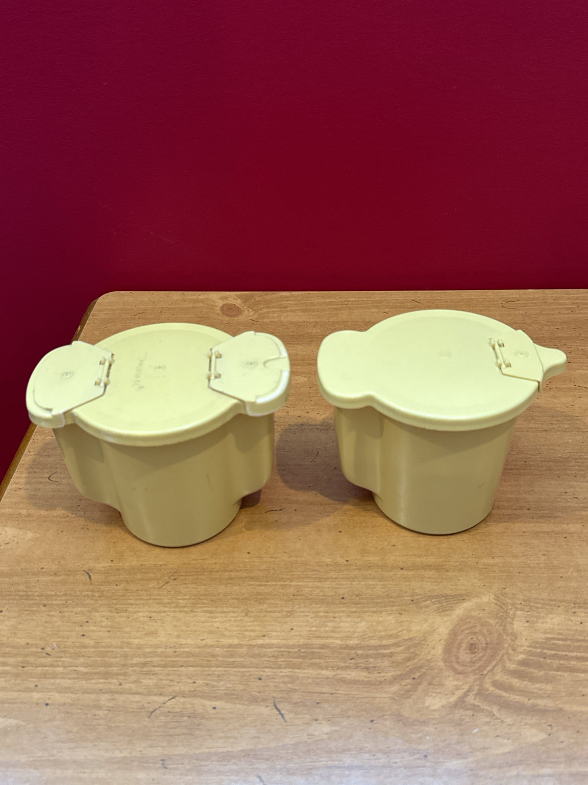 Tupperware Cream & Sugar Plastic Containers Harvest Gold 577-10 and 574-7