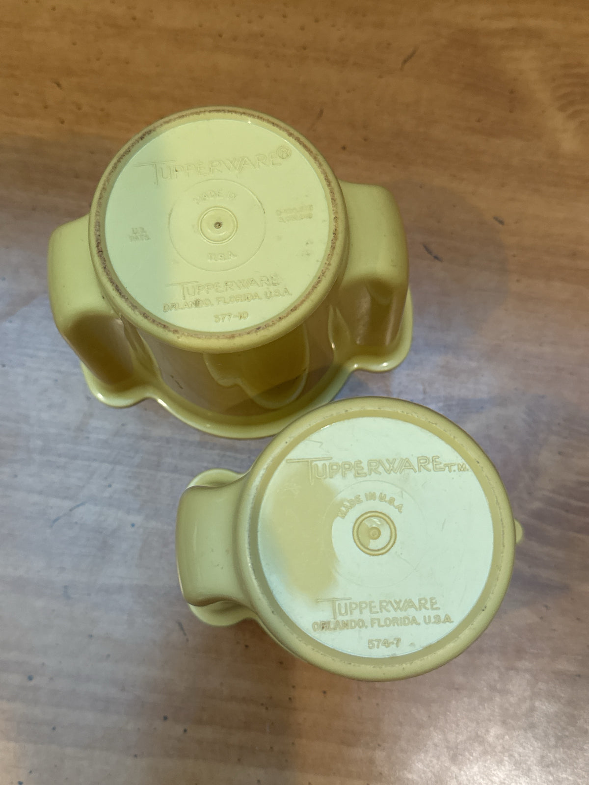 Tupperware Cream & Sugar Plastic Containers Harvest Gold 577-10 and 574-7