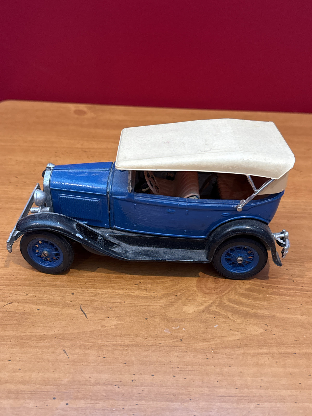 Vintage Blue 1932 Chevrolet Phaeton 1:20 Scale Metal Car Kit Hubley Manufacturing Company