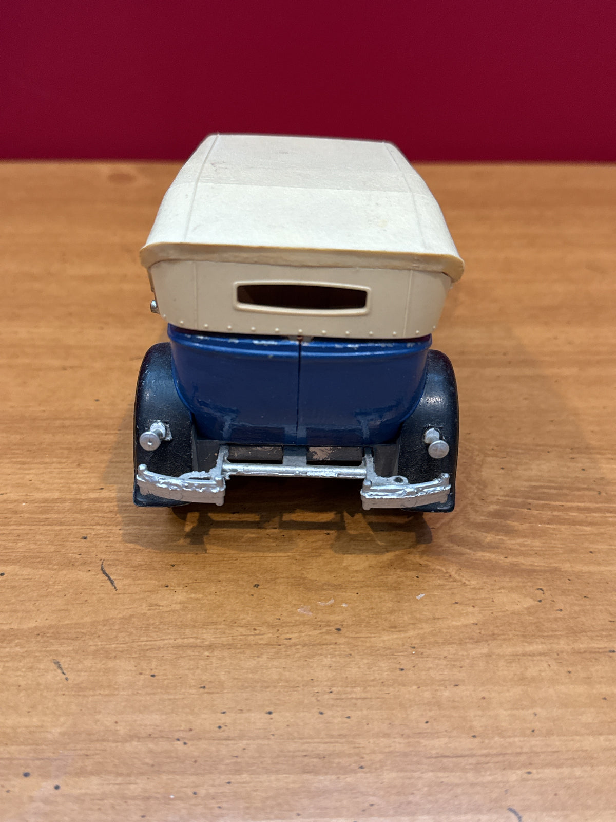 Vintage Blue 1932 Chevrolet Phaeton 1:20 Scale Metal Car Kit Hubley Manufacturing Company