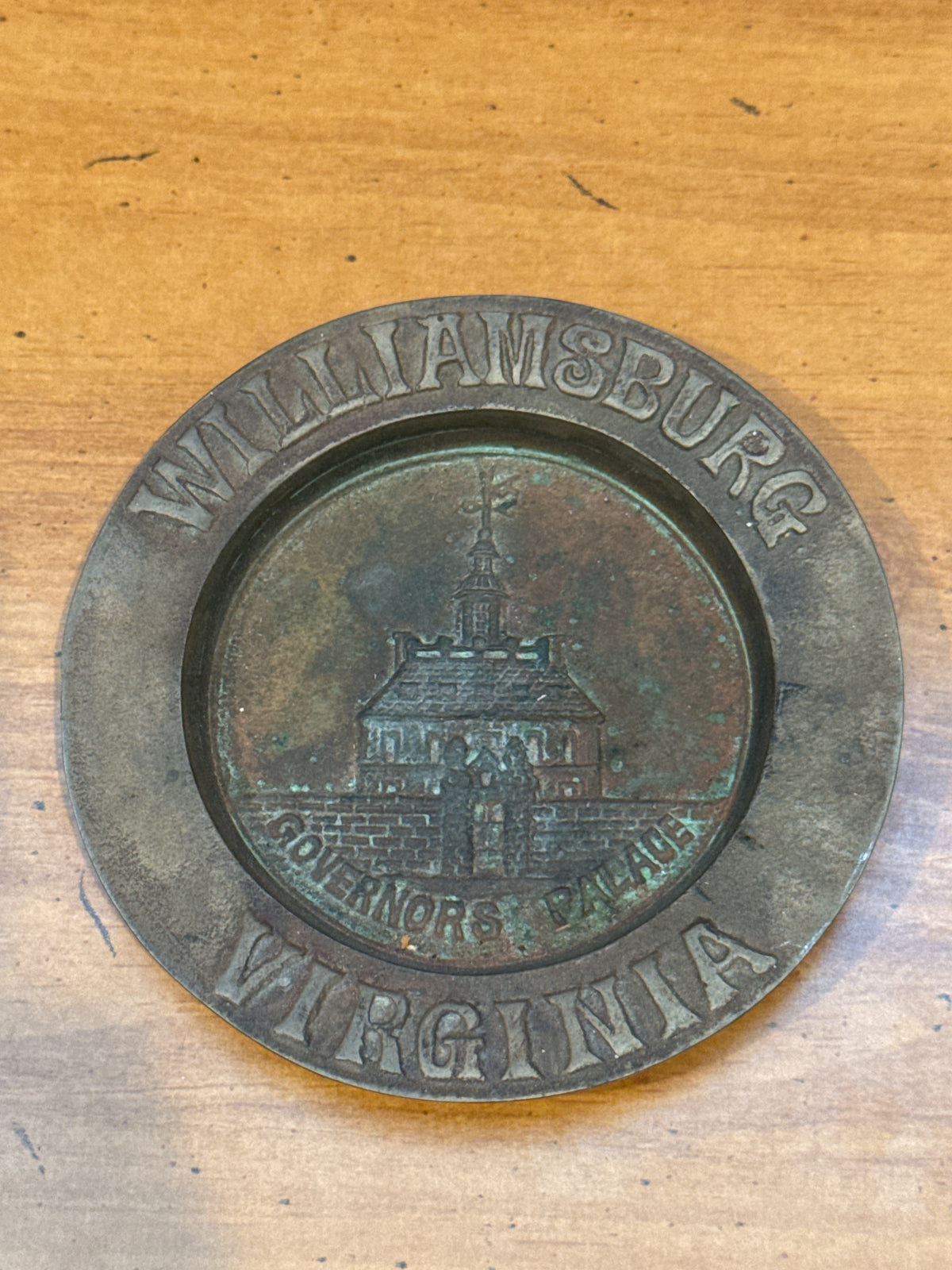 Brass Vintage Souvenir Ashtray or Trinket Dish Brass Williamsburg Governor's Palace 4.5" Wide