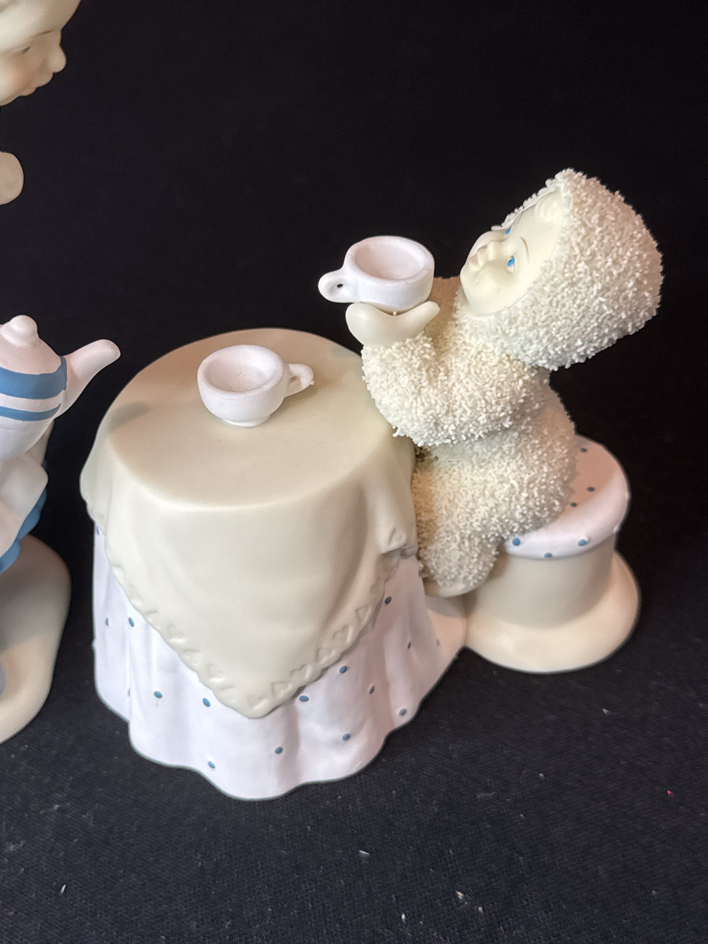 Alice in Wonderland Snowbabies Figurines 2 Pieces Tea For Two Set Department 56