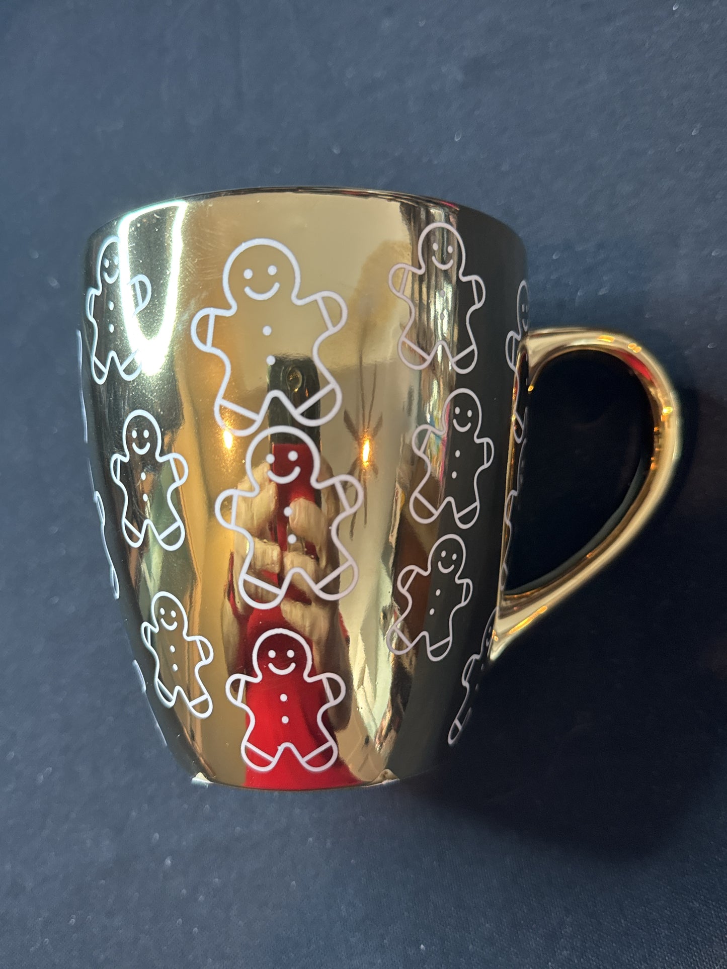 Gold Glossy Coffee Mug Cup with Gingerbread Men 4.5" H x 4 1/8" Wide New