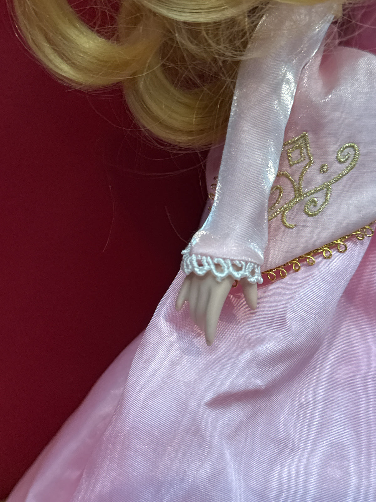 Disney Princess Aurora Porcelain Keepsake Doll Brass Key Inc. 16" Tall