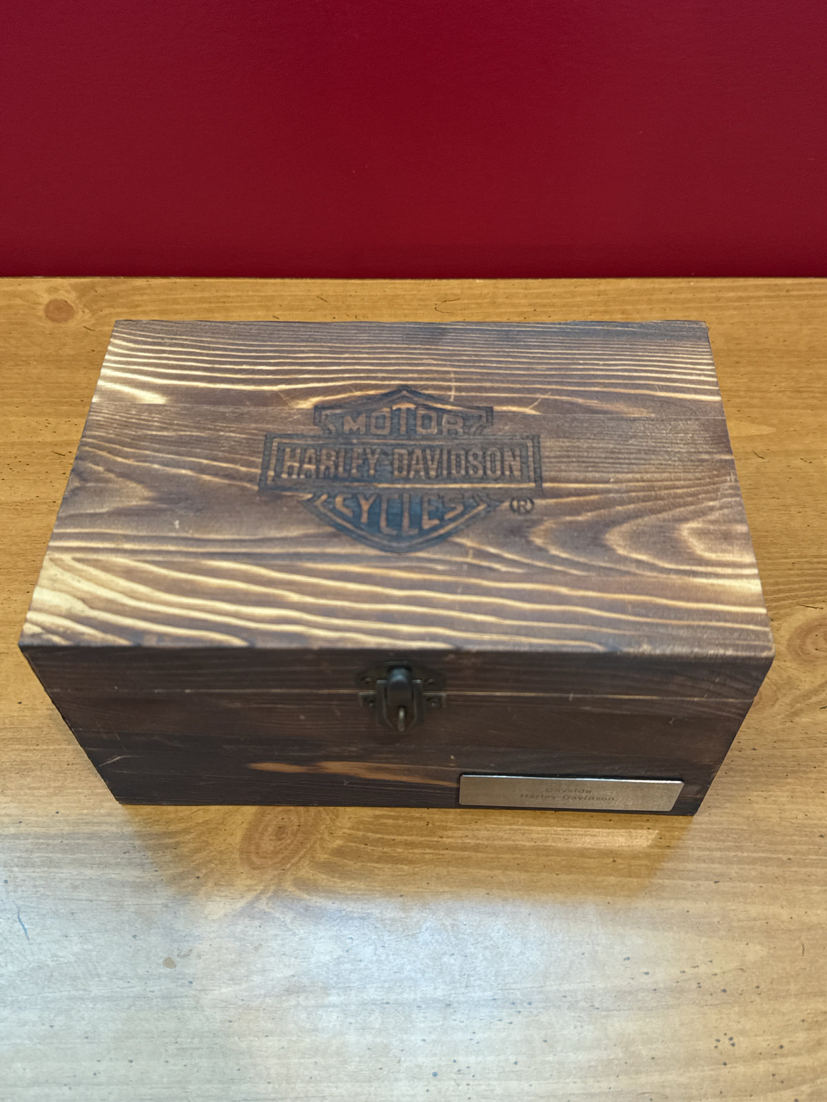 Harley-Davidson Cheers Gift Set Wooden Case Whiskey Glasses Custom Ice Tray Bayside