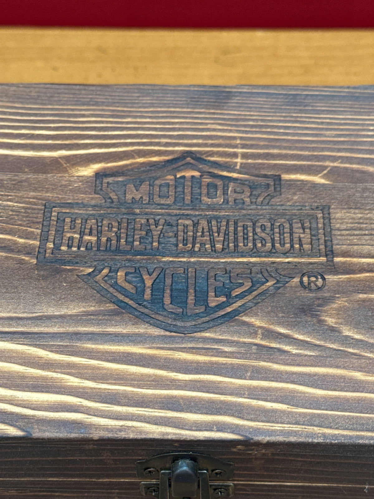 Harley-Davidson Cheers Gift Set Wooden Case Whiskey Glasses Custom Ice Tray Bayside