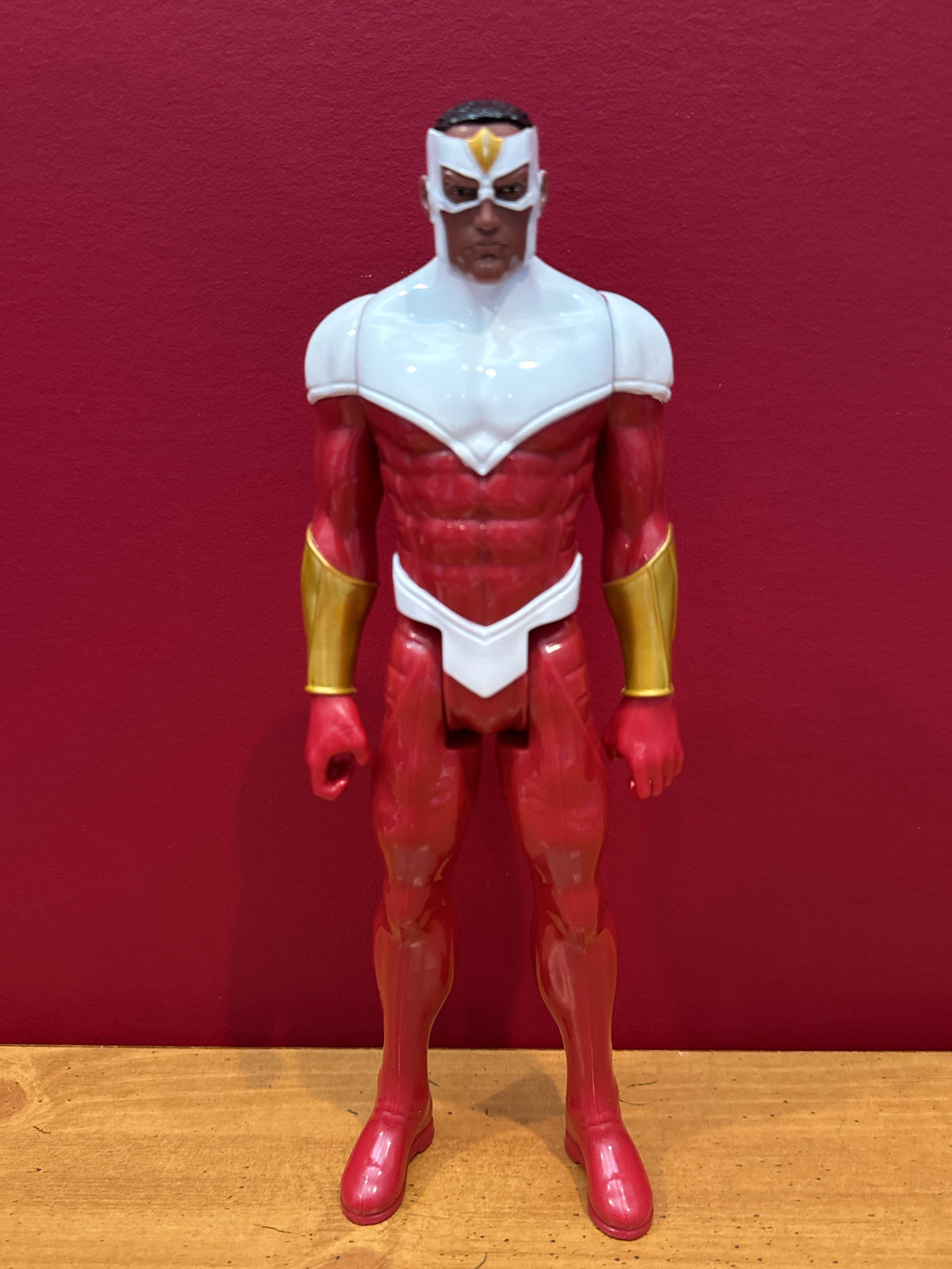 2014 Hasbro Marvel Avengers "Falcon" Action Figure 11" Tall