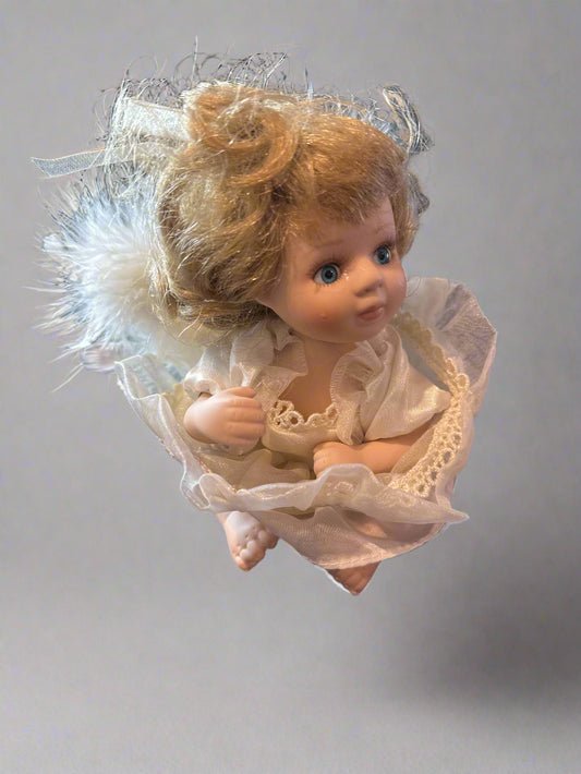 Geppeddo Angel Doll #08B263 New in Box Porcelain Sits Approx. 6" Tall