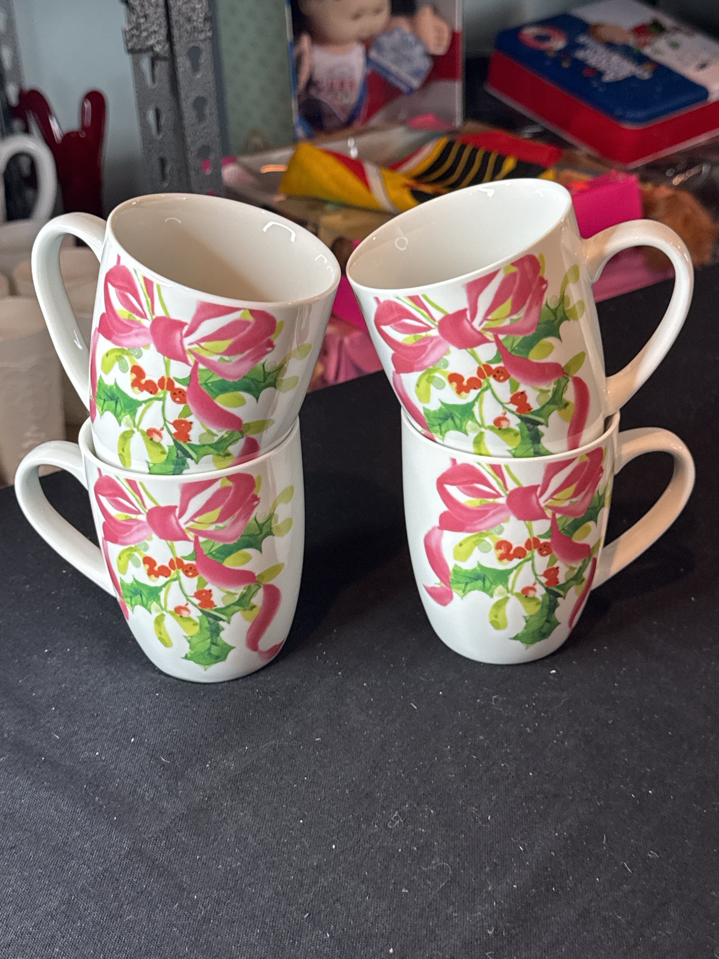 Set of 4 Paula Dean Christmas Wreath Mugs Cups Like New Condition 4.25" Tall