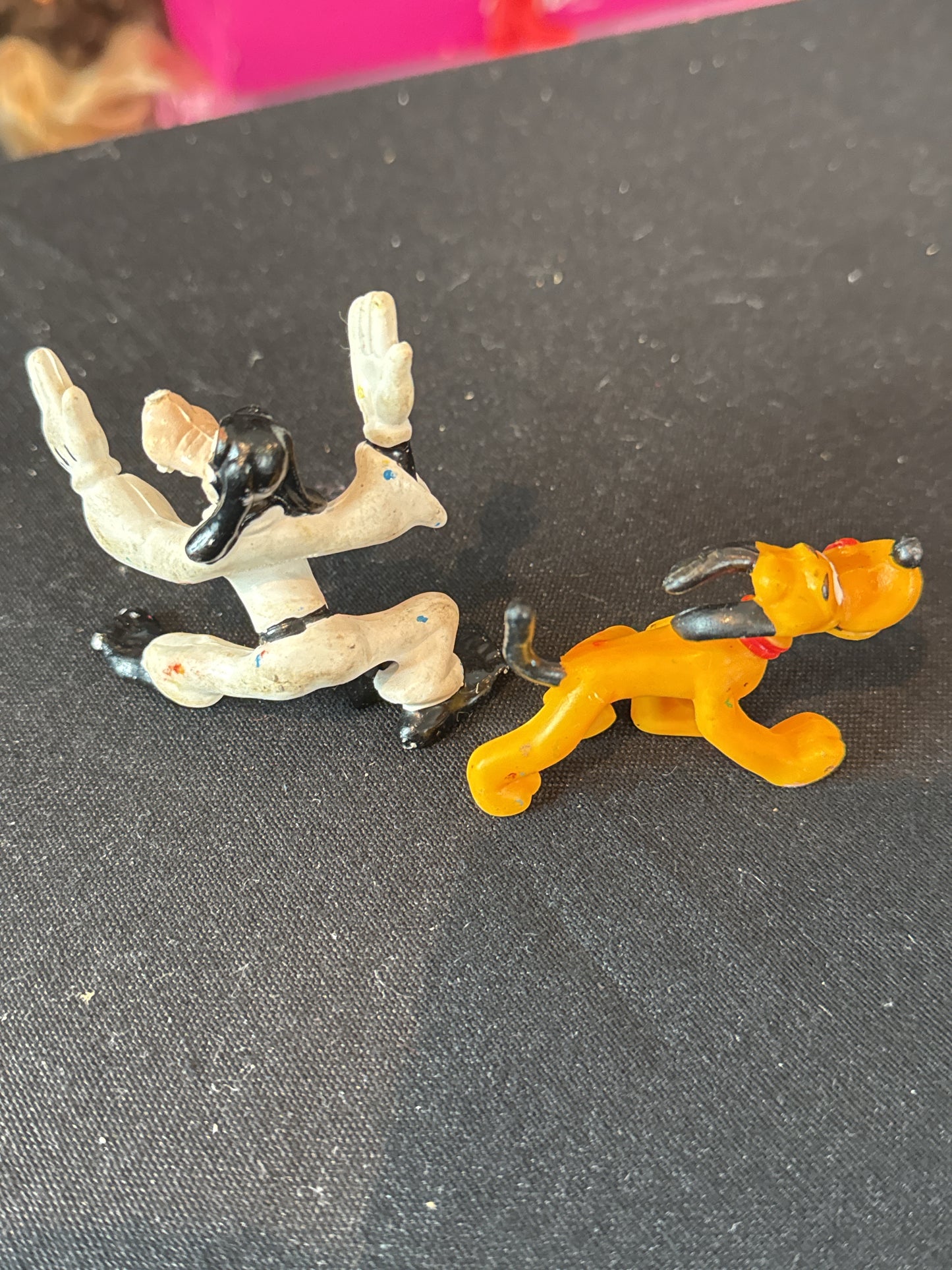 Pair of Vintage Disney Figures Goofy Karate PVC & Pluto the Dog Toy 2-2.5"