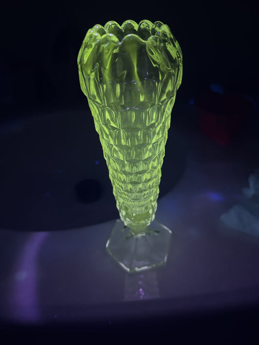 Fostoria American Cupped Bud Vase 8.5" Uranium Glass Glows Excellent Condition