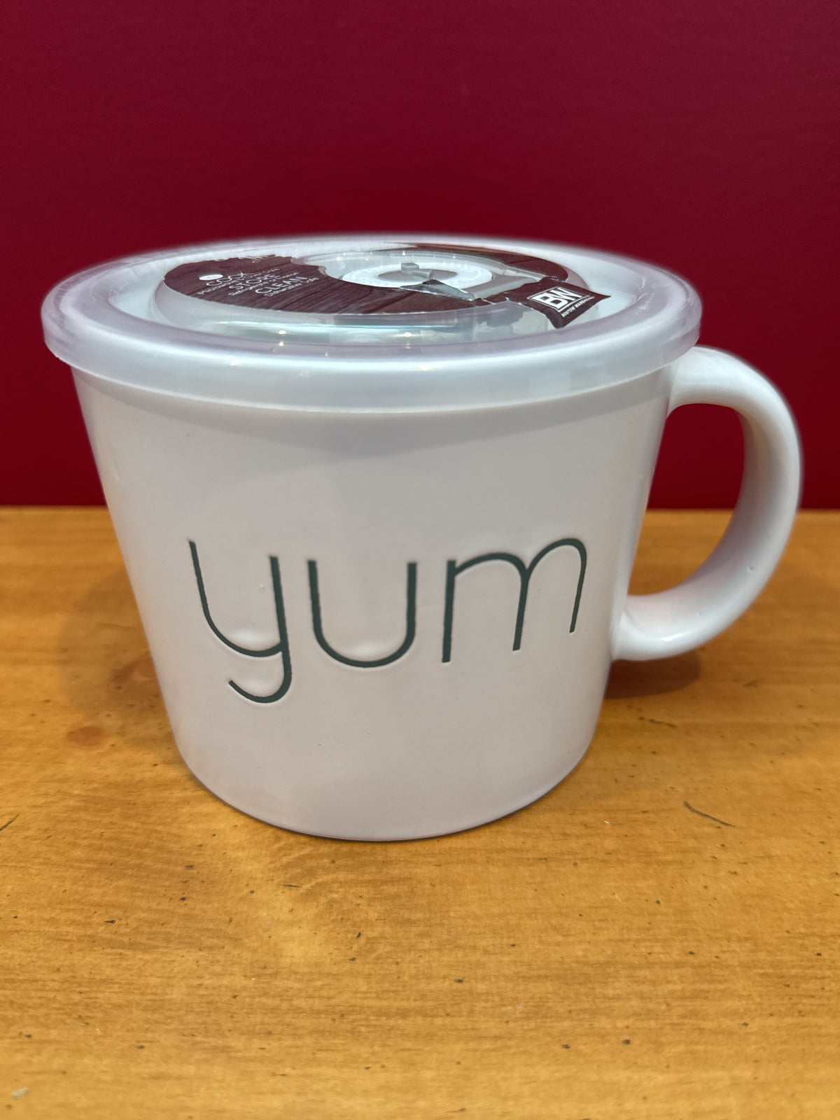 Boston Warehouse “Yum” Soup Mug with Lid, 20 oz New 3.75" Tall