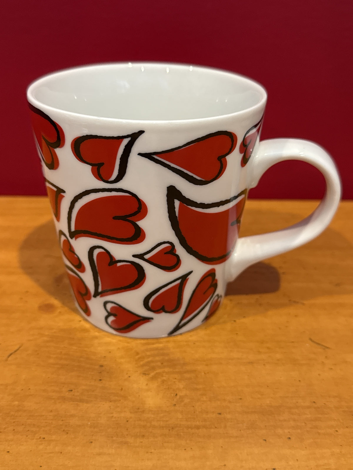Crate & Barrel Elvis Swift Red Hearts Coffee Mug 4.25" Tall