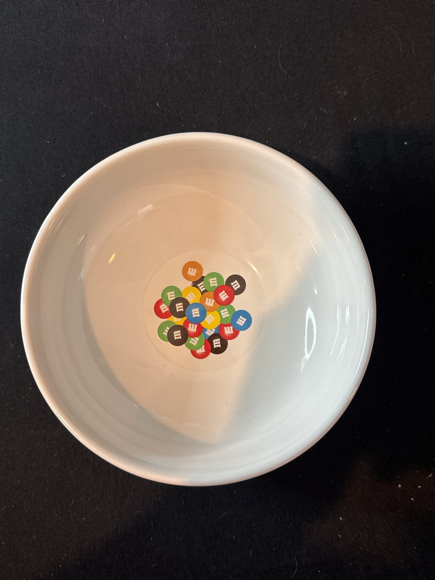 Mars M&Ms 3D Embossed Blue Red Green Yellow Bowl 2.5" Tall x 6.5" Wide