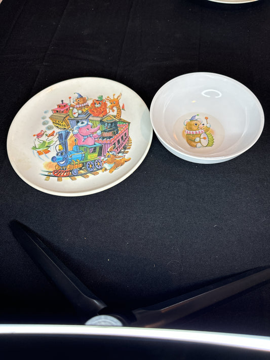 Melmac Vintage Kitchen Breakfast Children's Plate and Bowl Set